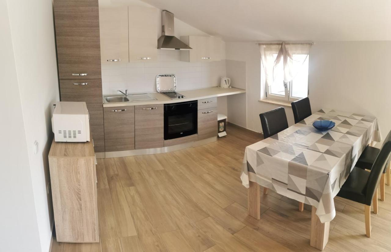 Apartments Slisko โปเรช ภายนอก รูปภาพ